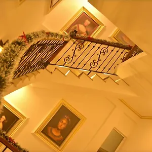 New Queen's Palace Негомбо